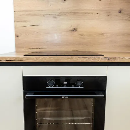 Andrijasevic * Makarska