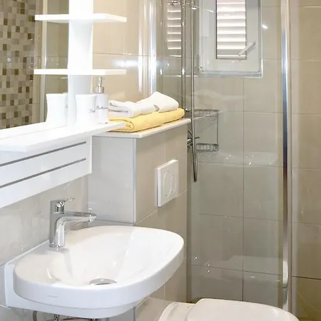 アパート Andrijasevic マカルスカ